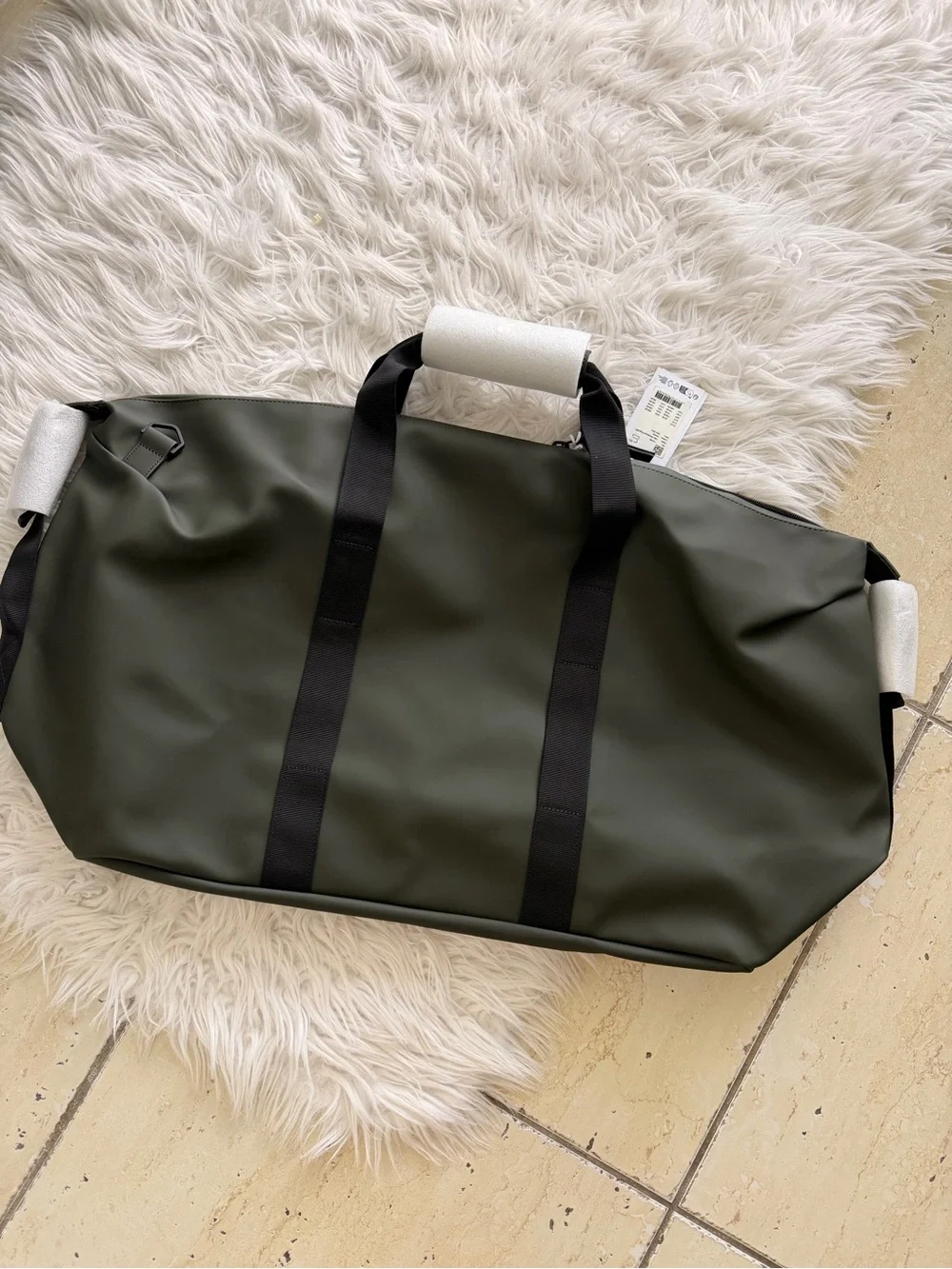NWT RAINS Olive Green Duffel Bag for Men MSRP.$110