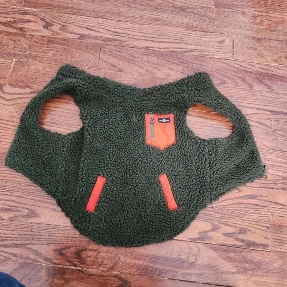 Lucy & Co. this reversible