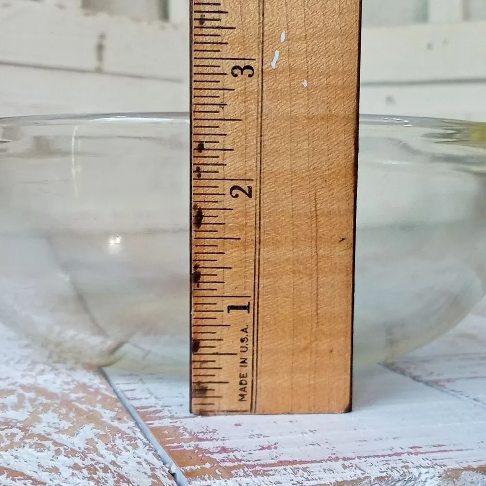 Pyrex measures appropriate dish