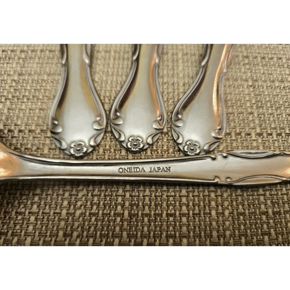 Oneida design handle are