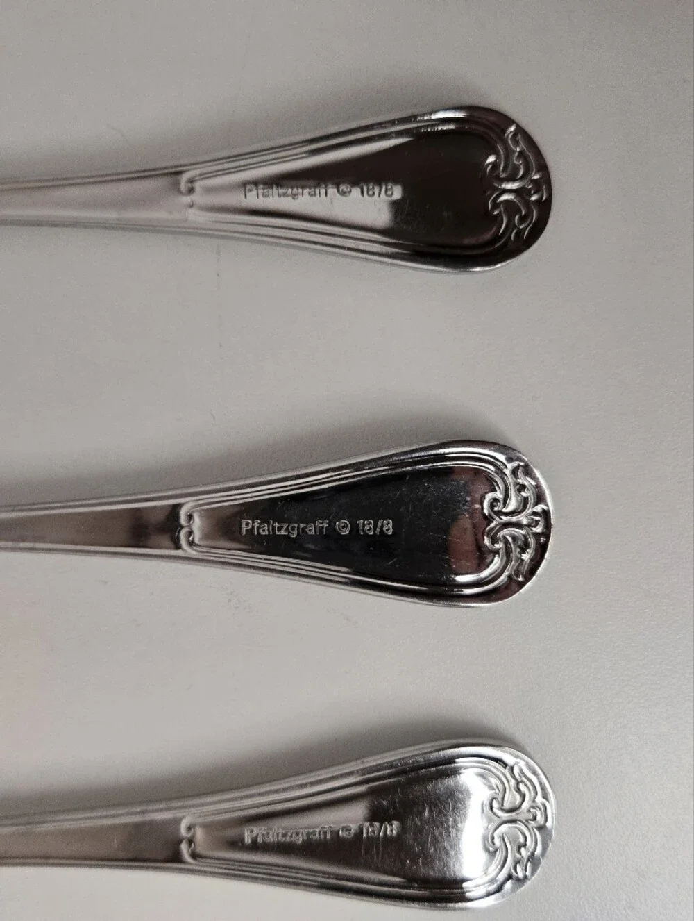 Pfaltzgraff ABIGAIL Stainless 18/8 Flatware 8 Pcs. Knives, Spoons, Forks
