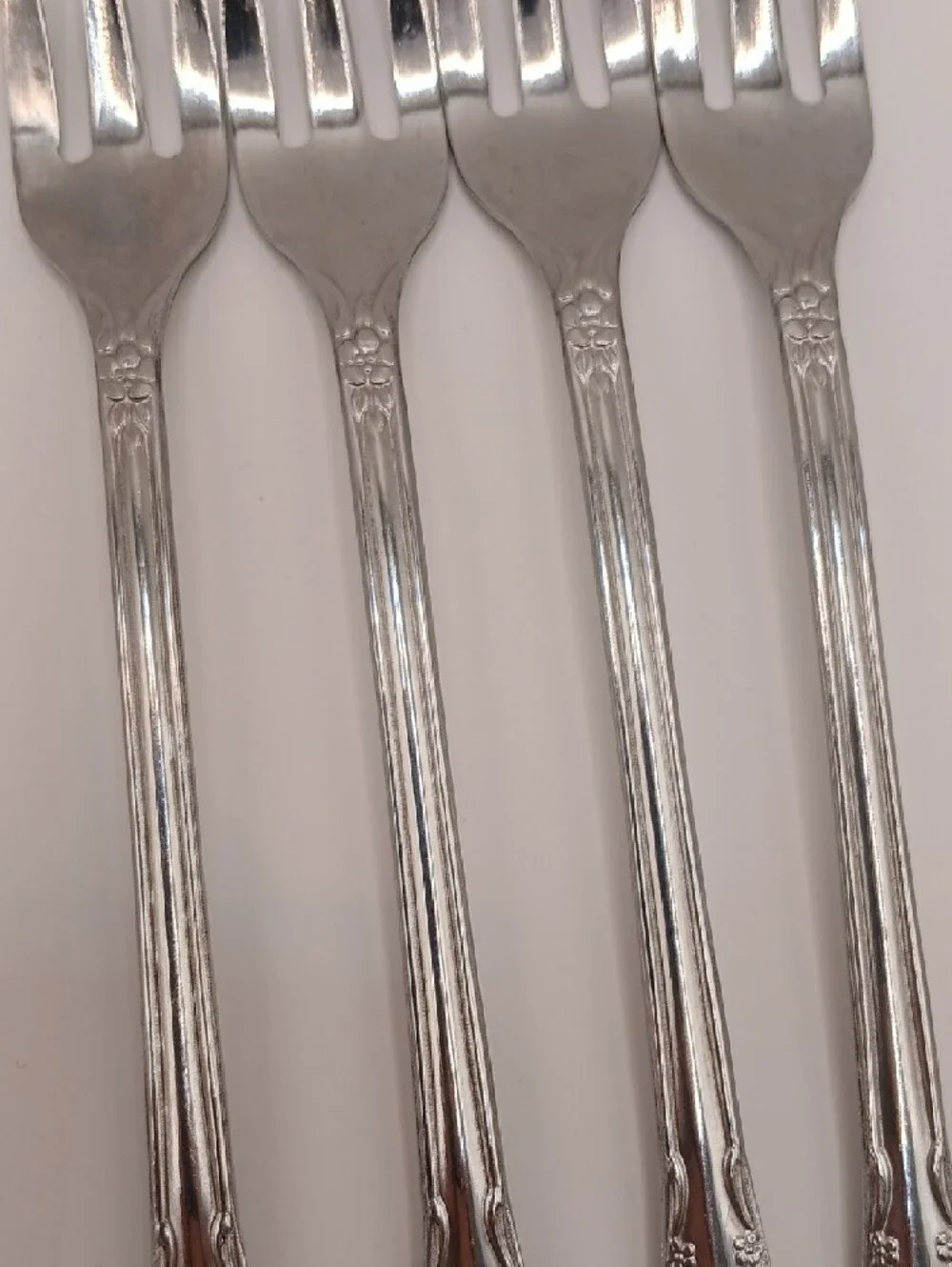 Wm Rogers Oneida Fenway Deluxe Stainless Cocktail Forks Set of 4