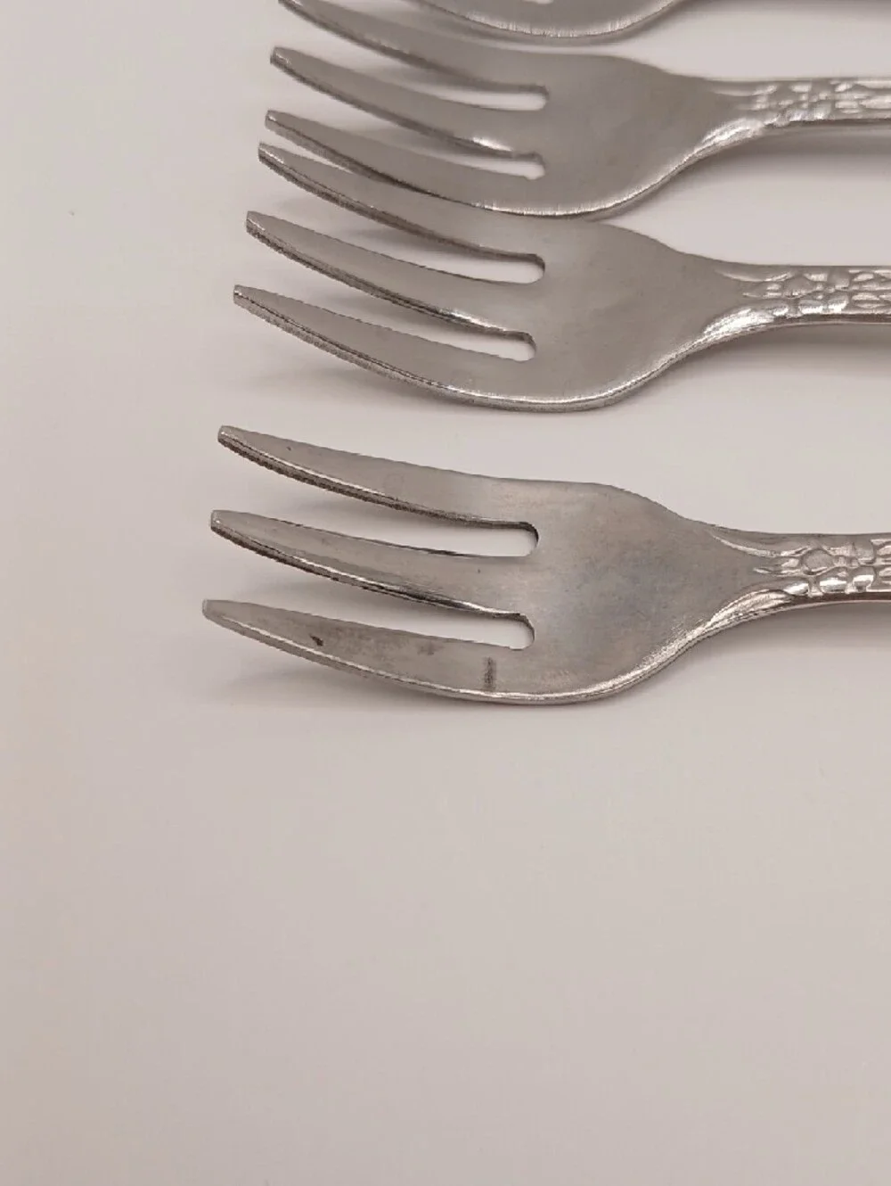 Wm Rogers Oneida Fenway Deluxe Stainless Cocktail Forks Set of 4