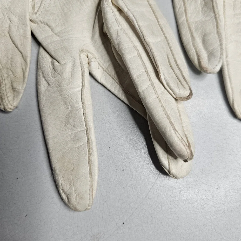Vintage Macy Associates White Leather Gloves Made in Italy Pearl Button Size 6.5