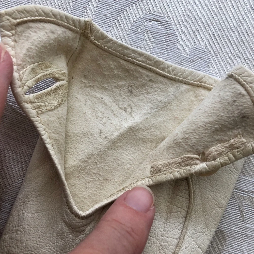 Vintage Leather Gloves Off-White/Ivory (See Description re Size)