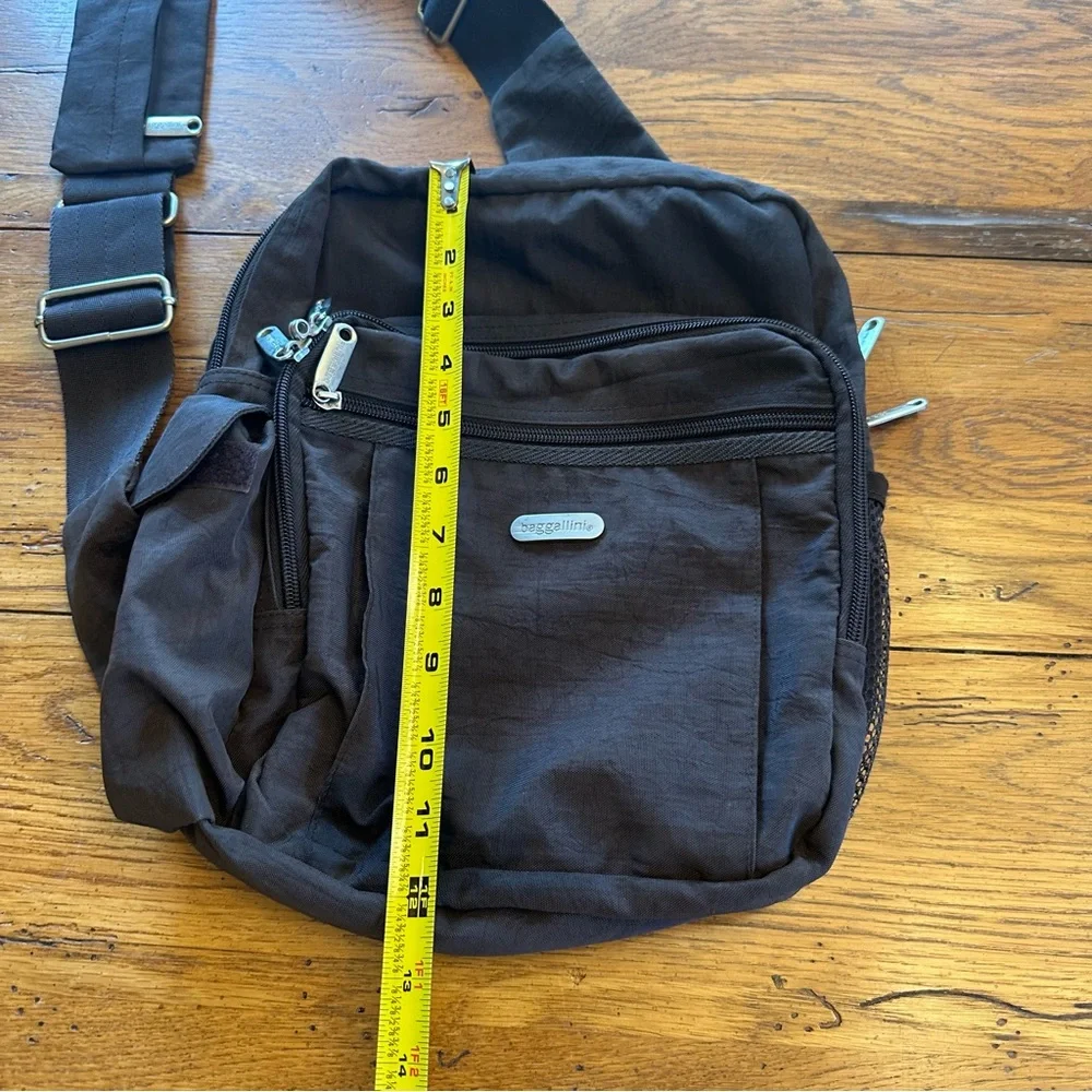 Baggallini cross body