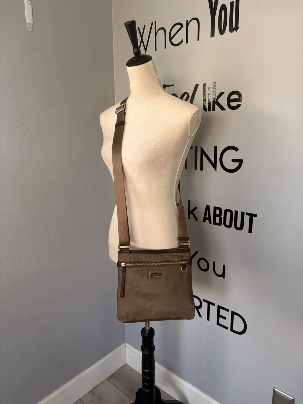 GUC Tumi Voyager Taupe Nylon Crossbody Messenger Bag with Leather Trim