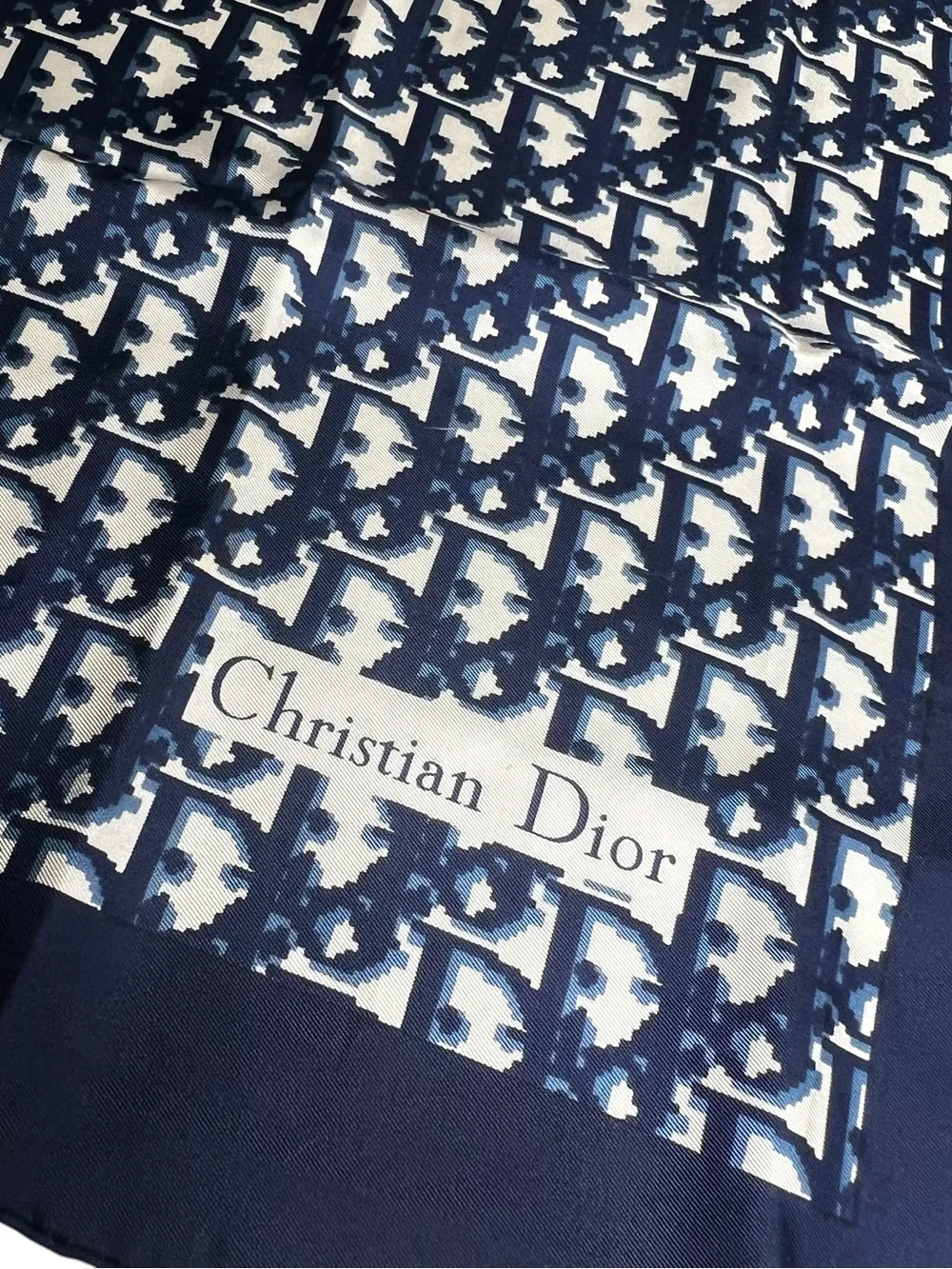 Dior colorway solid