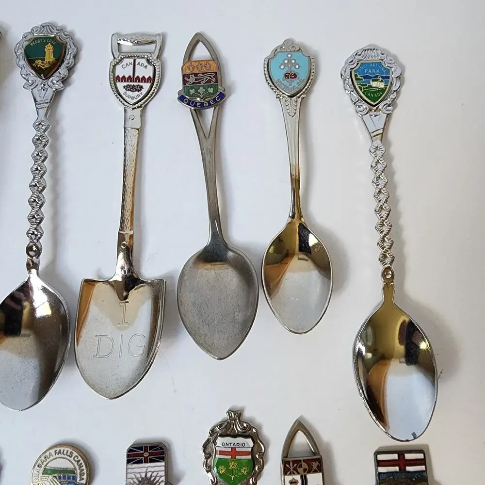 Lot Of 15 Souvenier Spoons Canada Collector Vintage Assorted Quebec Ontario BC