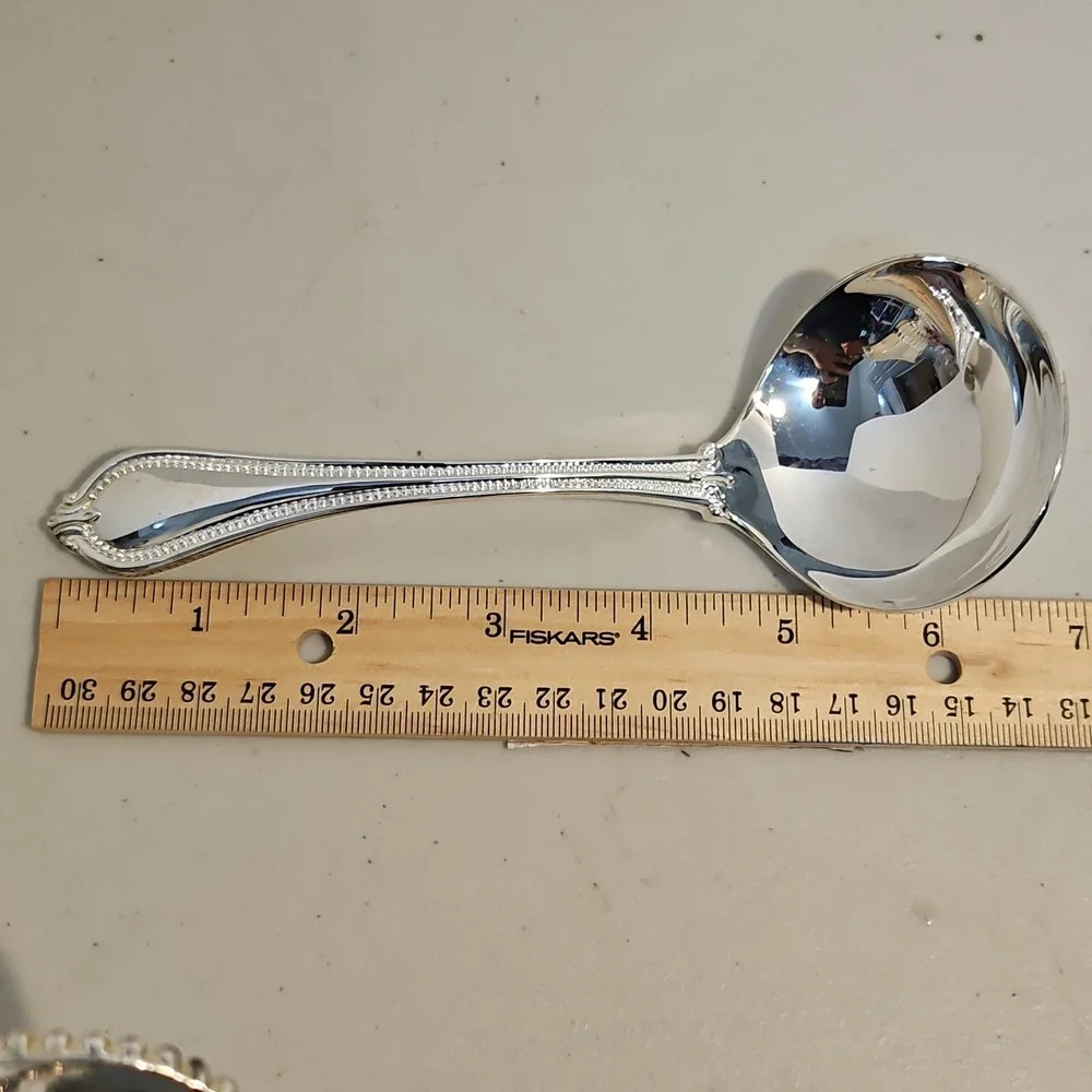 International Silver Co Silver Plated Gravy Boat W/ Ladle