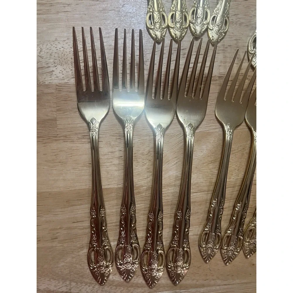 Hampton Forge Pierced Rose‎ Versailles Gold Flatware Service for 4- 20 Piece Set