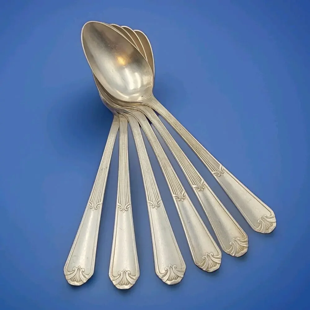 Wm. A Rogers example features tablespoons