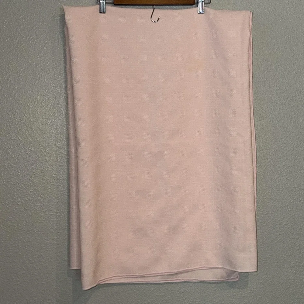 The Unbranded Brand surface woven