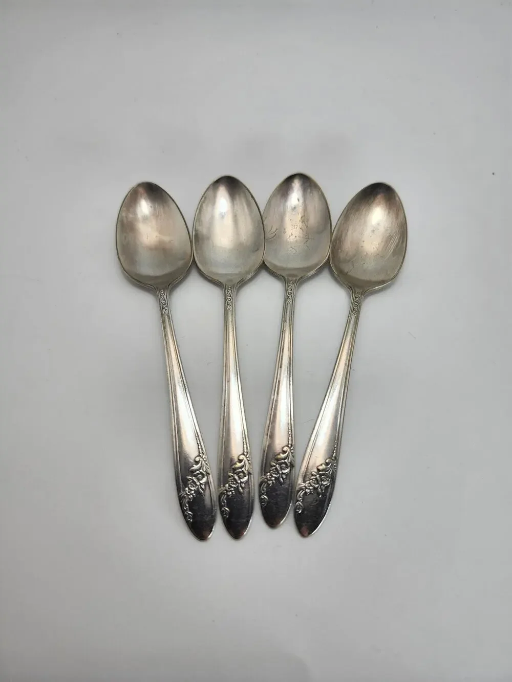 Vtg Lot 4 Oneida Tudor Plate Queen Bess II 6in Teaspoons 1946 Floral Silverplate