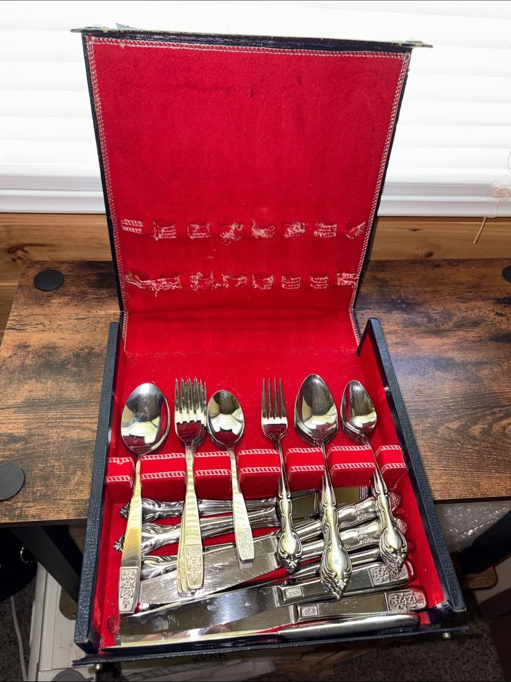 2 different designs Classic Silver-Plated Flatware Set in Red Presentation Case