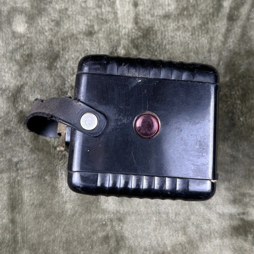 Vintage Kodak‎ Brownie Hawkeye Flash Model Bakelite Box Camera 620 Film 1950s