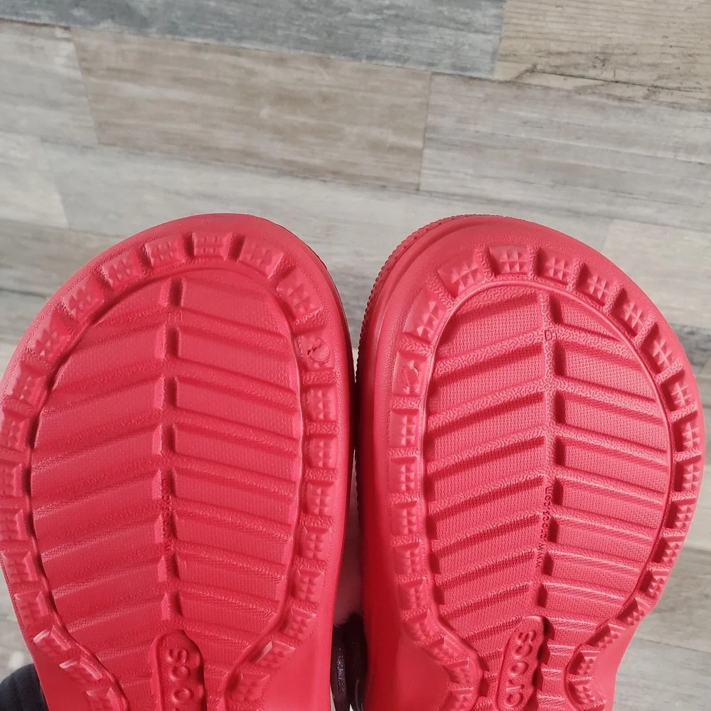 Crocs Classic Lined Santa Kids Clog Sz 2 J2 Red Rubber Slip-On Slingback Shoes