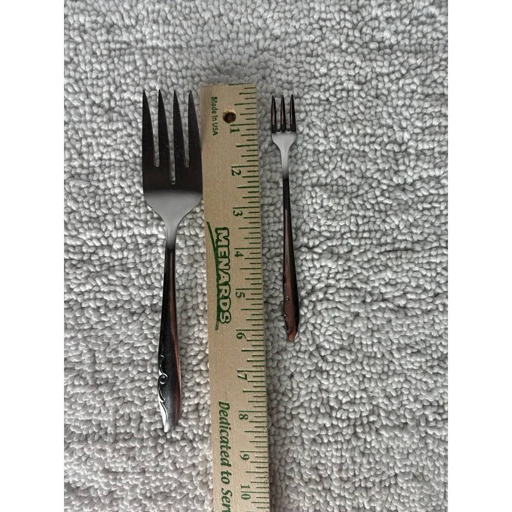 Oneida Mermaid Stainless Steel 4pc set Serving Fork, Butter Spreader, Olive Fork
