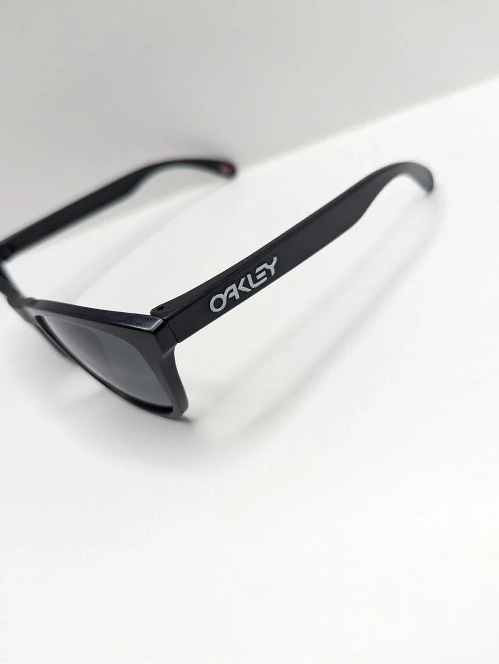 Oakley boast accessory