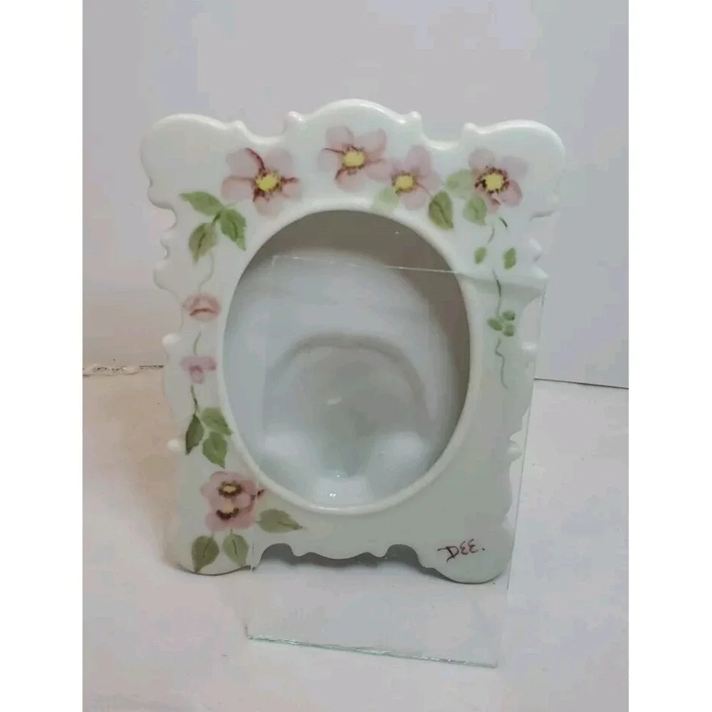 The Unbranded Brand vintage porcelain