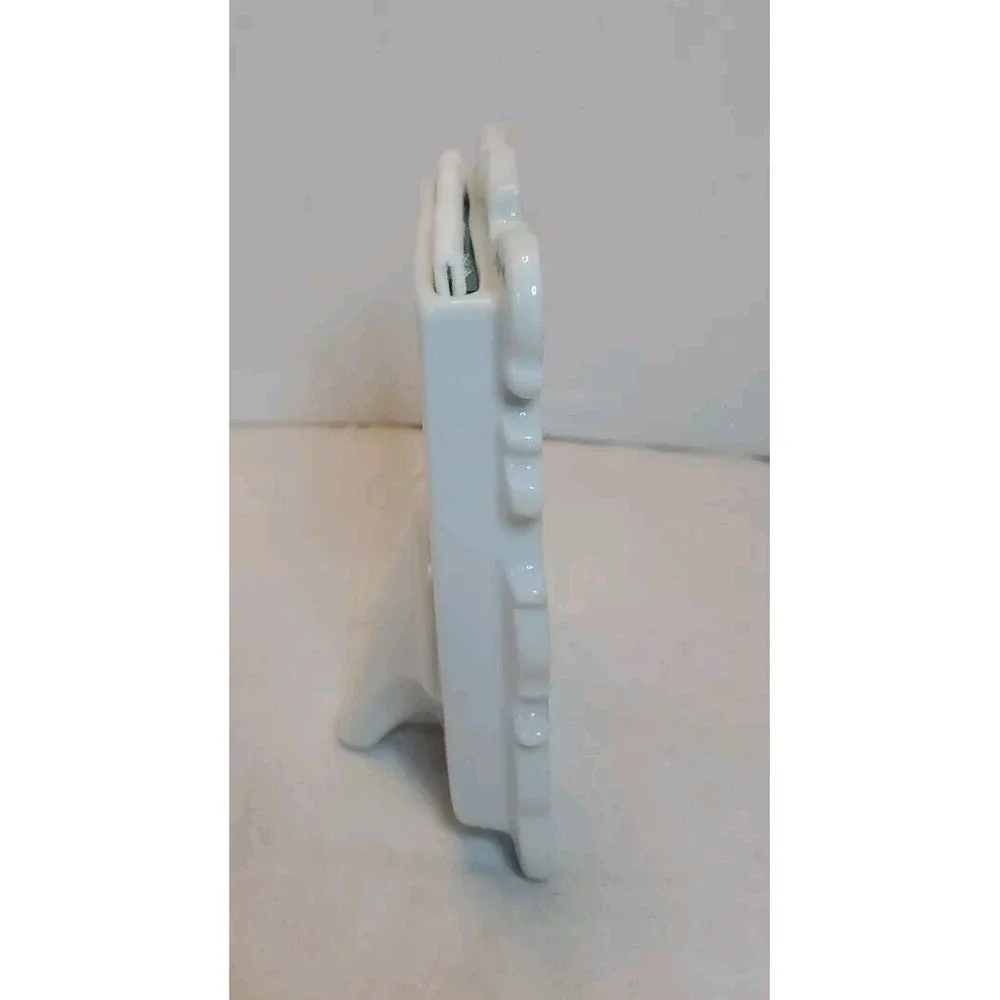 The Unbranded Brand vintage porcelain
