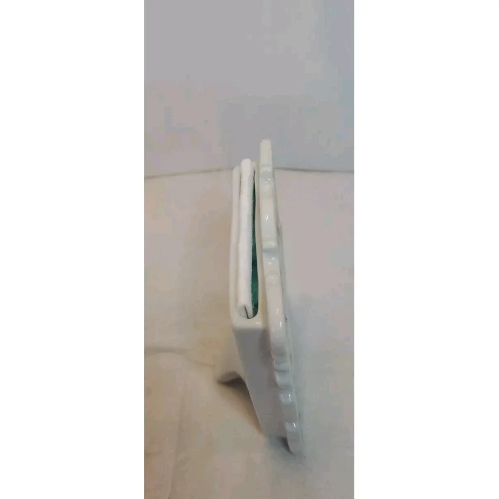 The Unbranded Brand vintage porcelain
