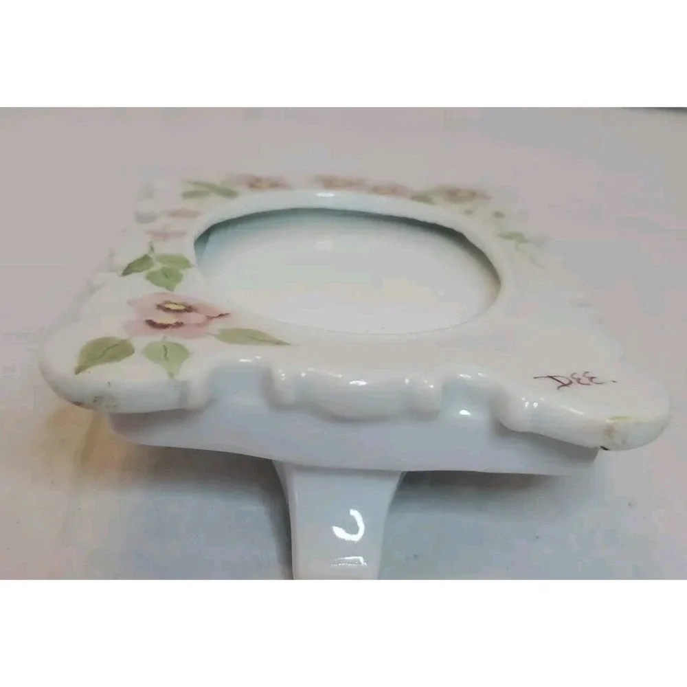 The Unbranded Brand vintage porcelain
