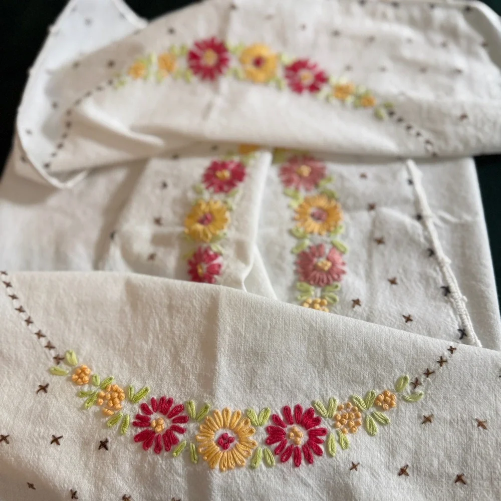 Unbranded vintage hand