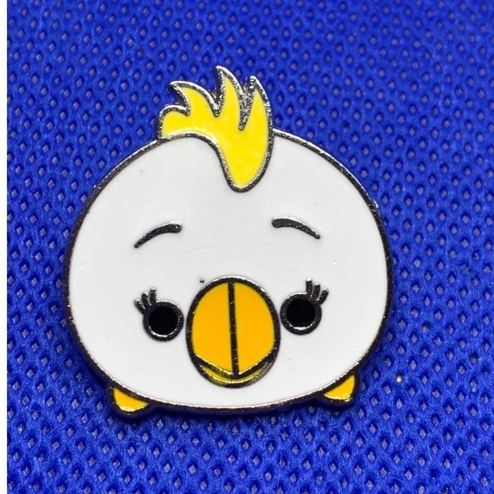 2017 Tiki Room Showgirl Bird Disney Trading Pin Adventureland White Parrott Tsum
