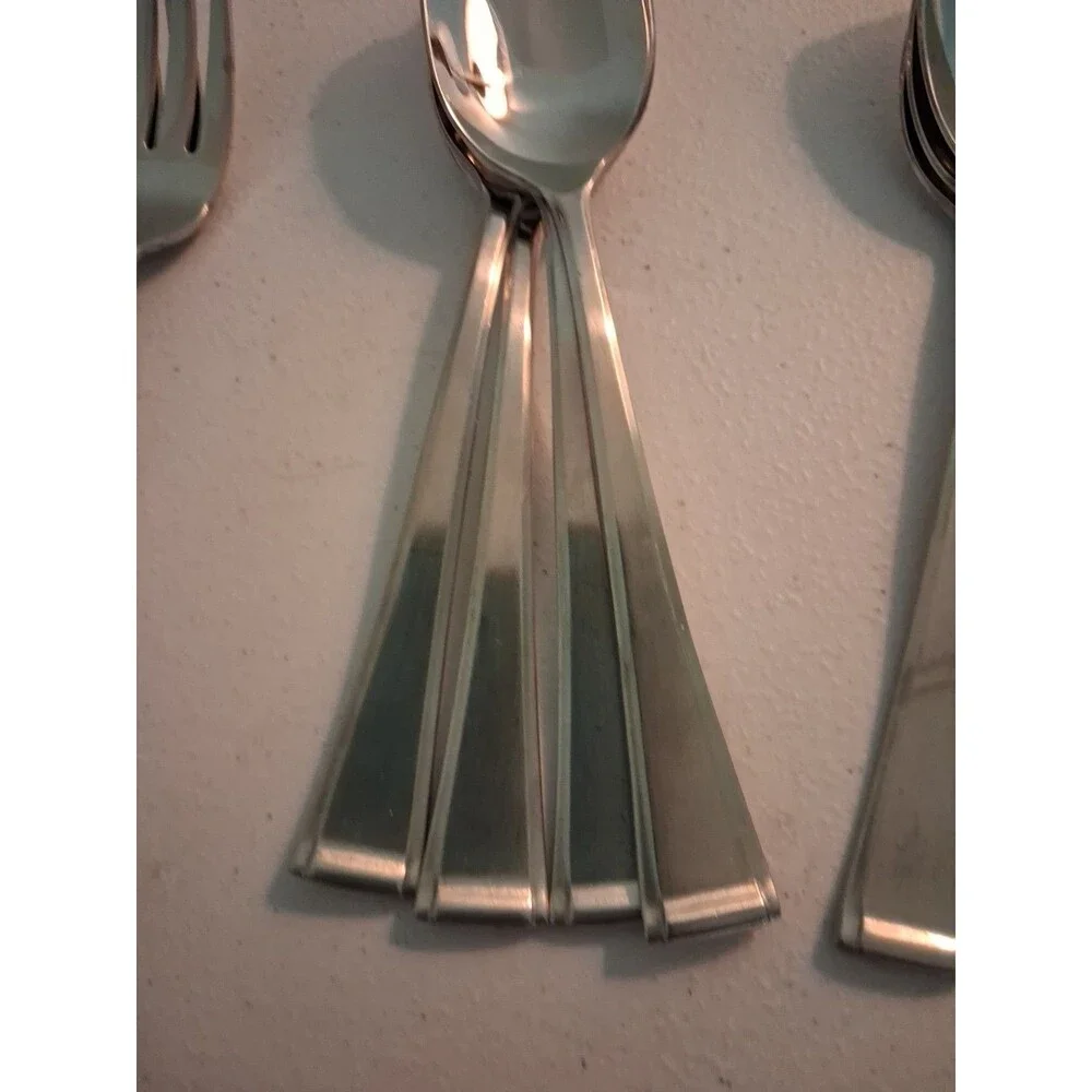 TOMODACHI AINSLEIGH  18/10 Stainless 35 Pieces