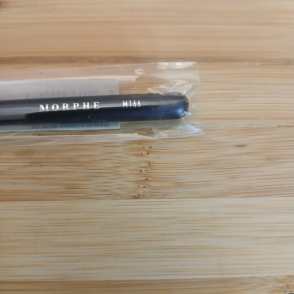Morphe makeup brush