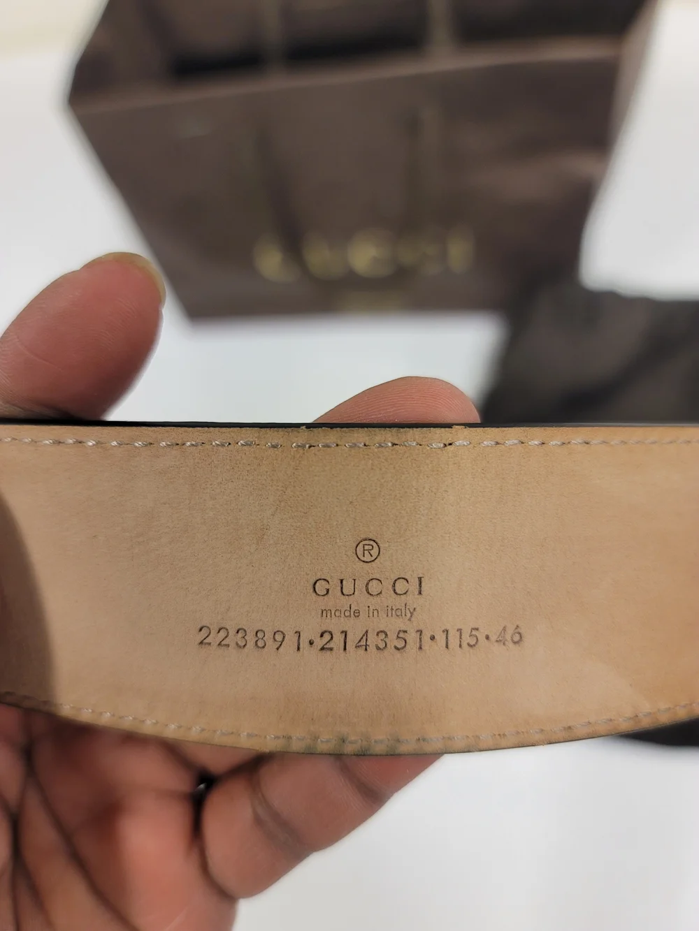 Gucci Men’s Black Leather G Buckle Belt