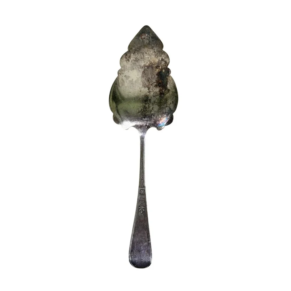 Vintage Wm Rogers & Son AA Silverplate Pie Server /Cake Server – Engraved Floral