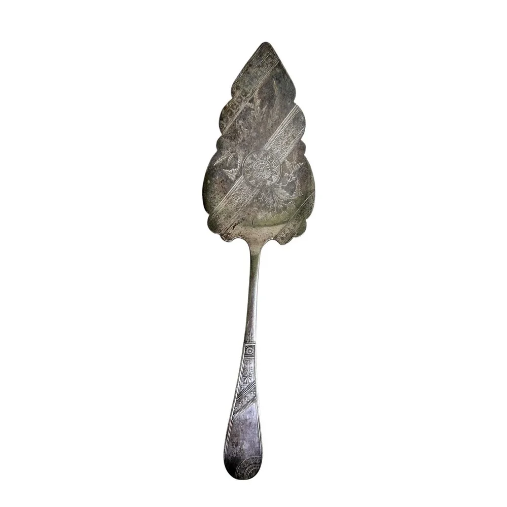 Vintage Wm Rogers & Son AA Silverplate Pie Server /Cake Server – Engraved Floral