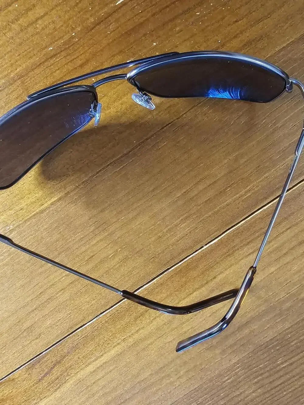Classic Aviator Style Sunglasses with Dark Lenses