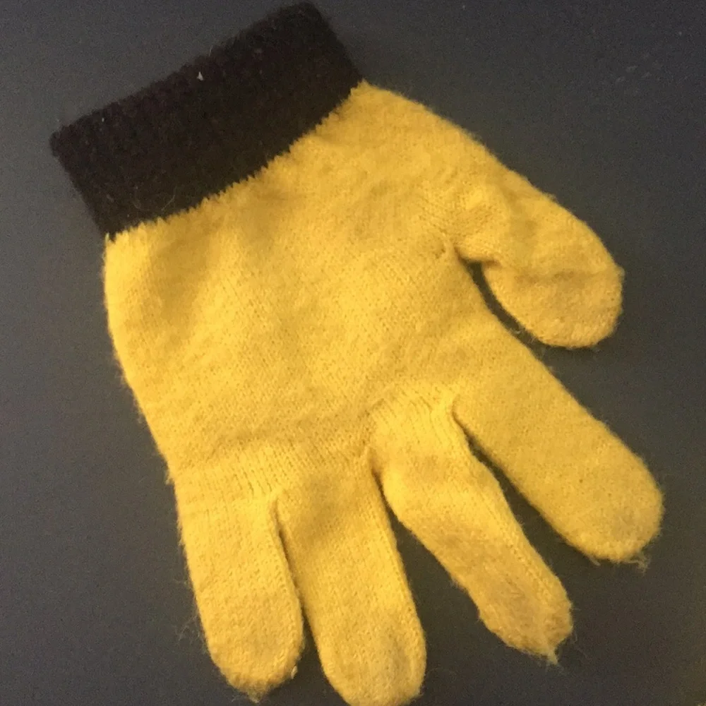Despicable Me Minion Gloves