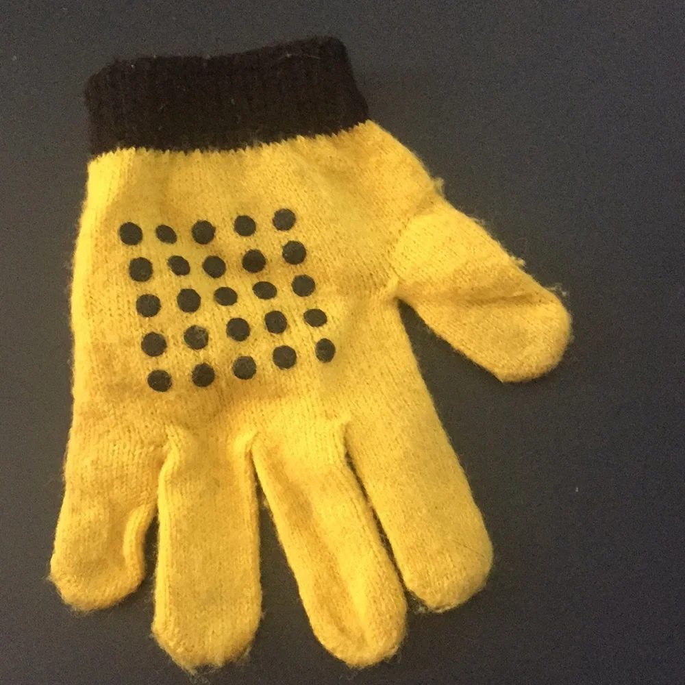 Despicable Me Minion Gloves