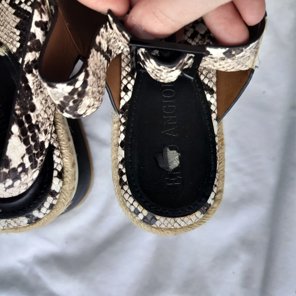 Enzo Angiolini only good