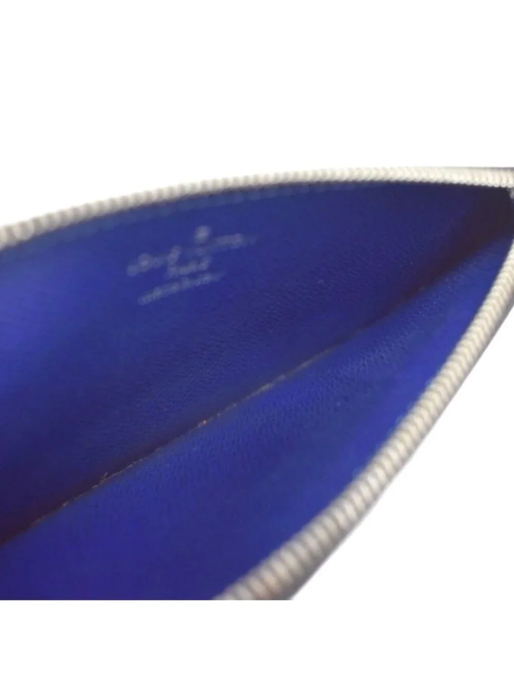 Louis Vuitton actual essentials horizontal