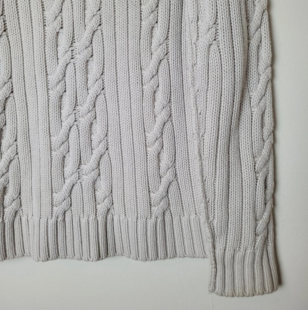 Vintage Banana Republic Extra Fine Merino‎ Wool Cable Knit Sweater