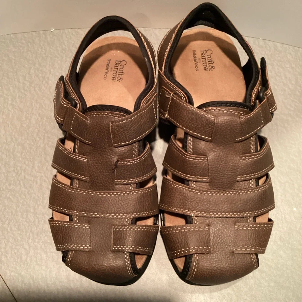 Croft & Barrow Ortholite eco strappy leather sandal,open weave,Velcro close, 7.5