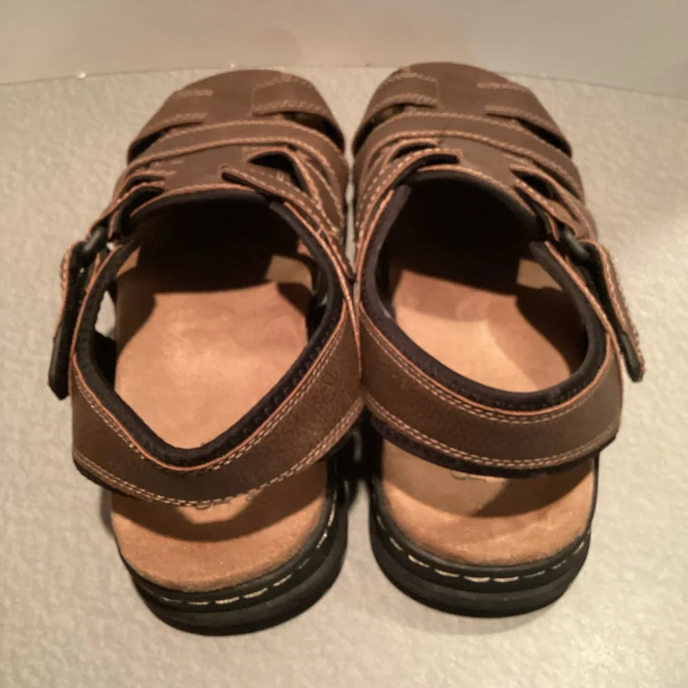 Croft & Barrow Ortholite eco strappy leather sandal,open weave,Velcro close, 7.5