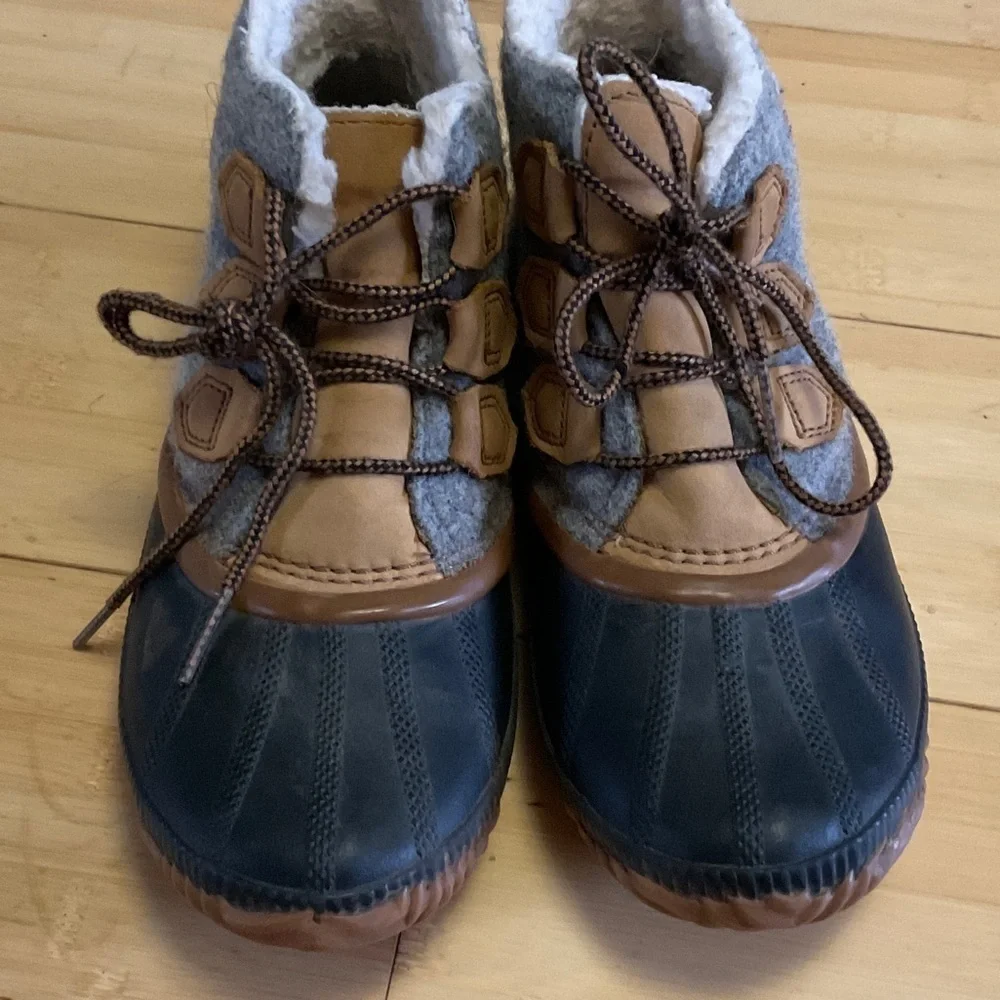 Sorel Kids Boots in Brown and Gray