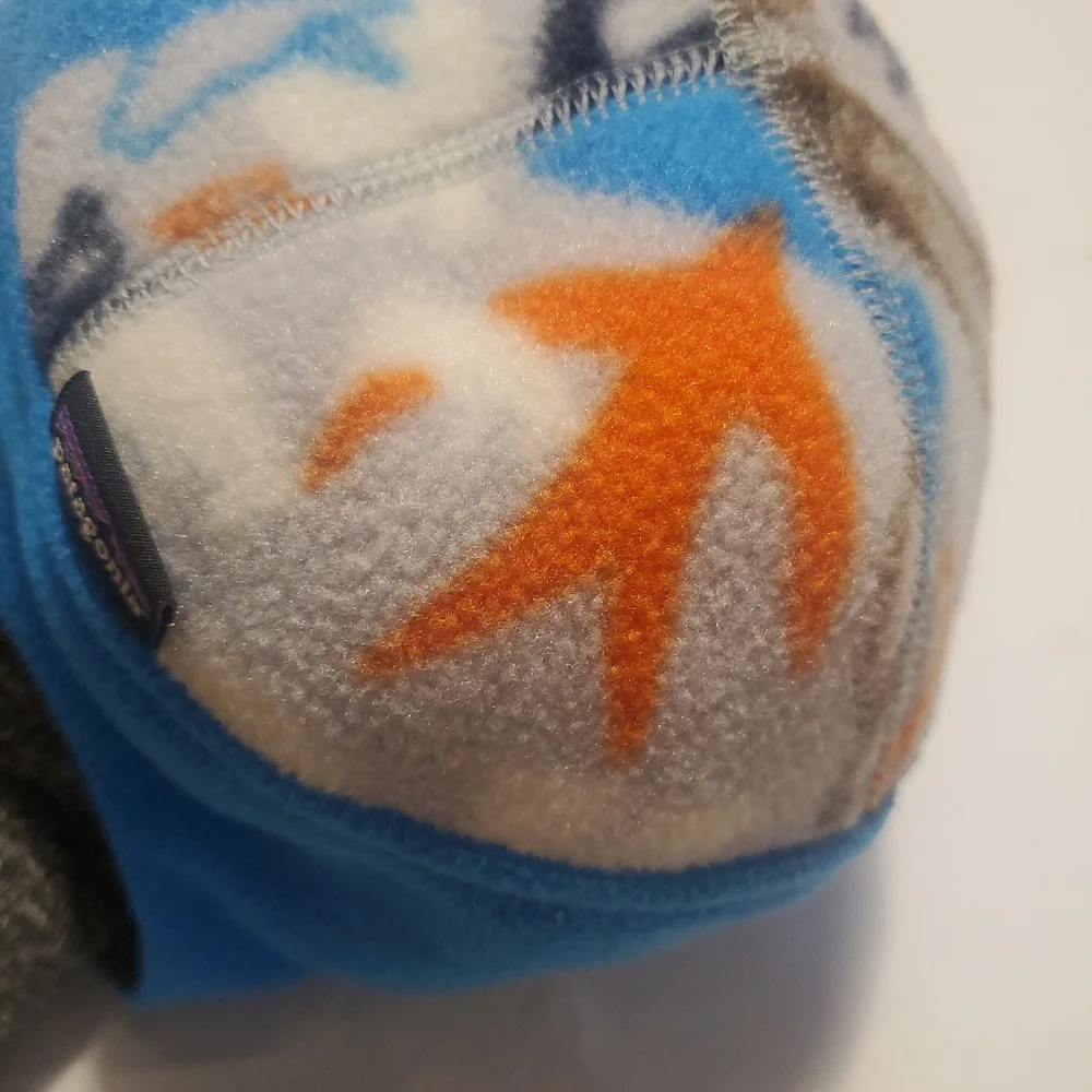 Patagonia Kids Winter Hat size 0-3 months Blue Chin Snap Synchilla Fleece