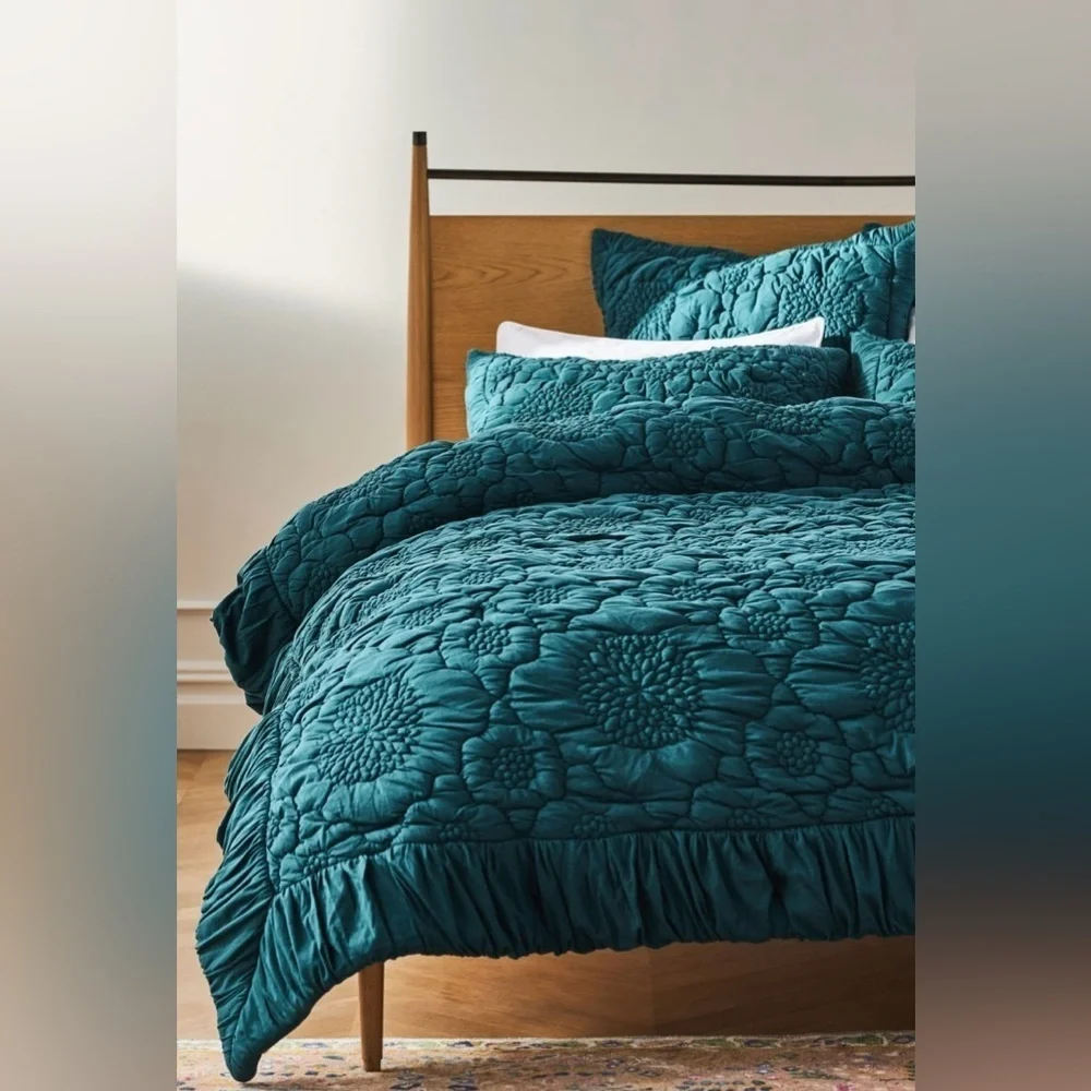 Anthropologie Dahlia Cotton Jersey Floral Quilt Size King NWT