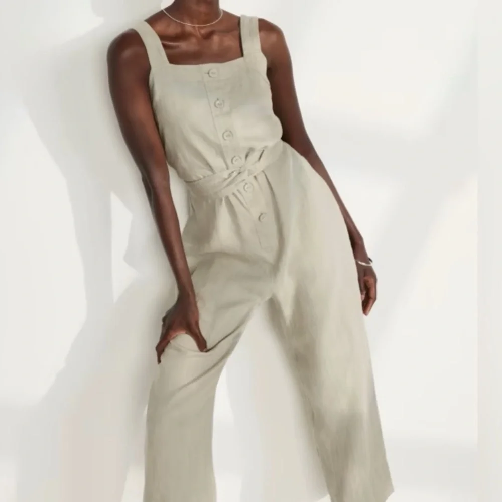 Everlane stylish versatile