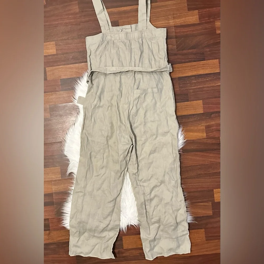 Everlane stylish versatile