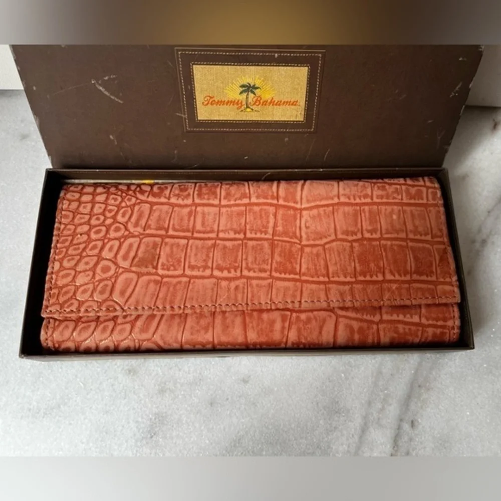 Tommy Bahama Terracotta Crocodile Embossed jewelry travel case