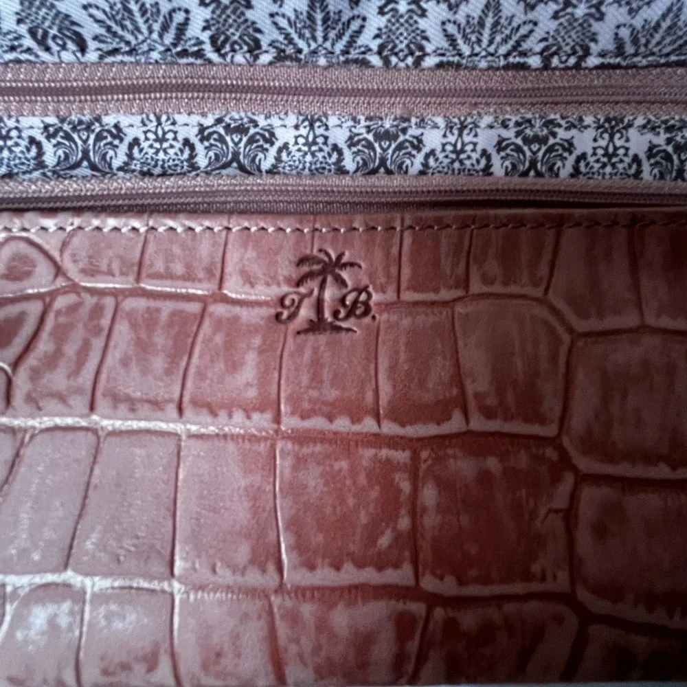 Tommy Bahama elegant wallet