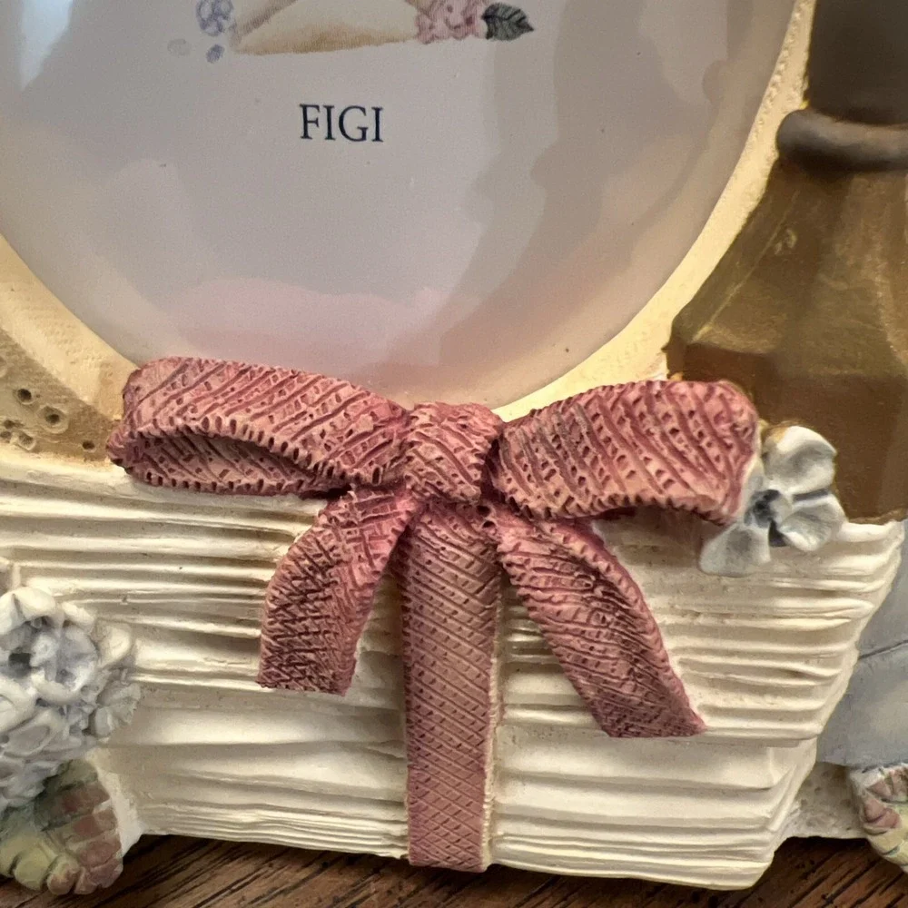 FIGI HANDPAINTED FRAME, 3D Resin Photo Frame Heart Chic Wedding Valentines Bday